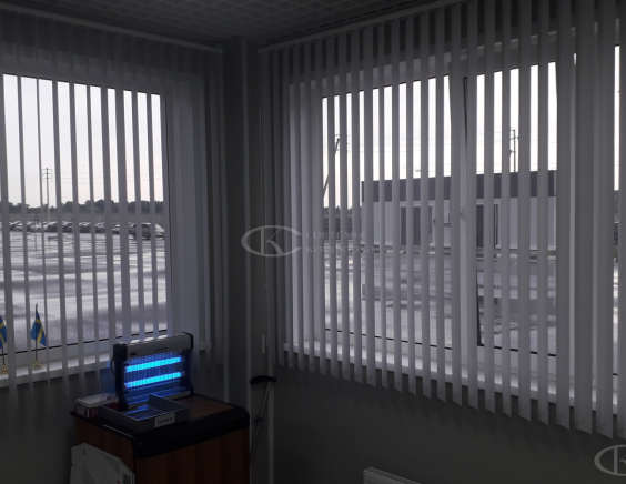 Вертикальные пластиковые жалюзи